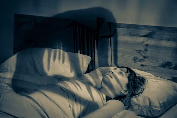 Làm sao để thoát khỏi “bóng đè”?