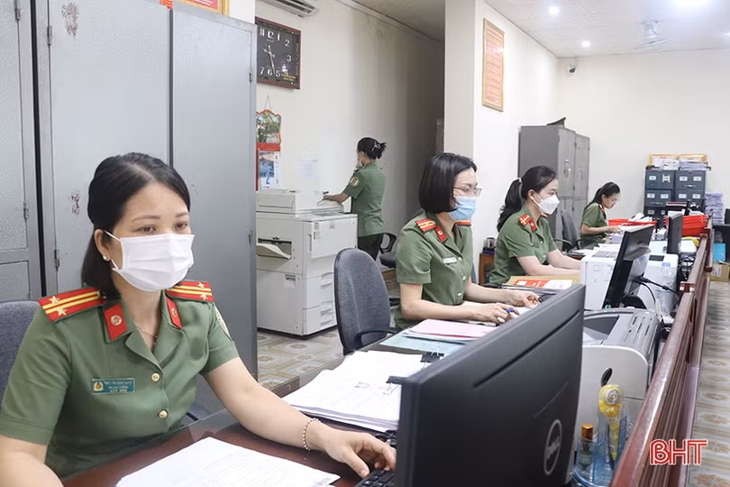 Tạm dừng cấp hộ chiếu phổ thông cho công dân từ 1/6, trừ trường hợp cấp bách