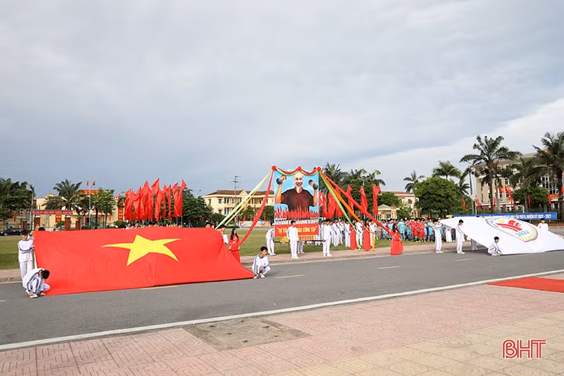 Gần 650 vận động viên tranh tài tại Đại hội TDTT thị xã Kỳ Anh lần thứ nhất