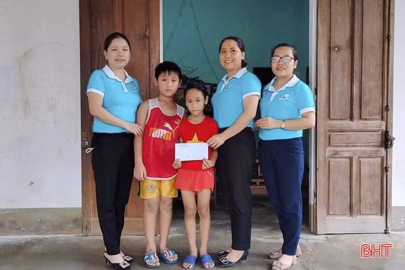 Các cấp hội phụ nữ Hà Tĩnh tặng 1.293 suất quà cho trẻ em có hoàn cảnh khó khăn