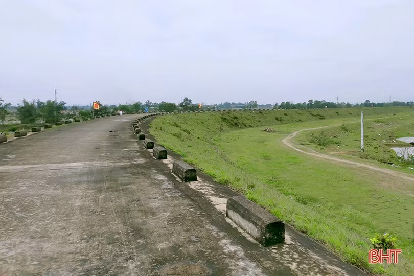 Hà Tĩnh tích cực đầu tư, nâng cấp đê, giữ gìn sản xuất như lời Bác dặn