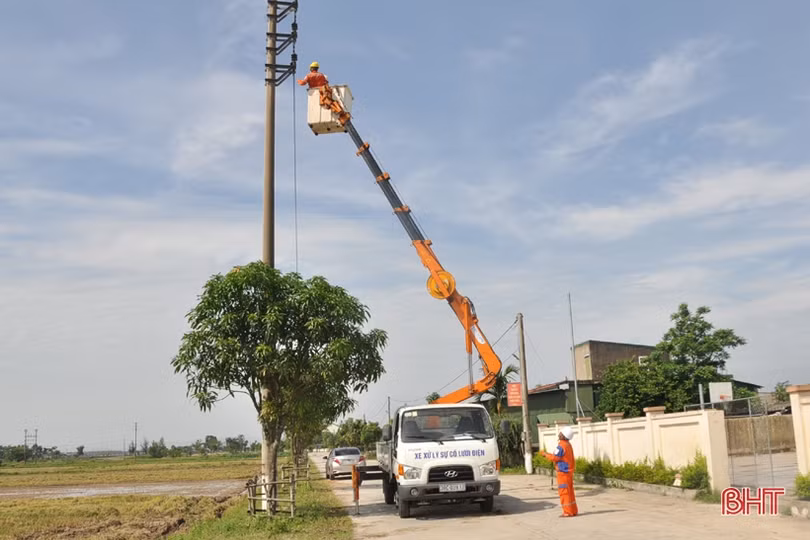 Vào cuộc xử lý tình trạng kéo điện ra sông Nghèn đánh bắt thủy sản