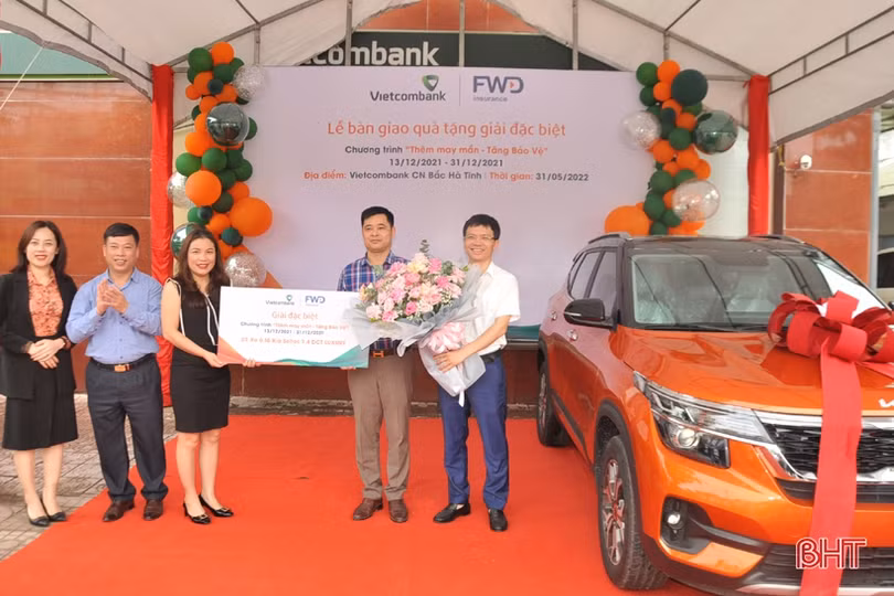 Một khách hàng trúng “xế hộp” của Vietcombank Bắc Hà Tĩnh