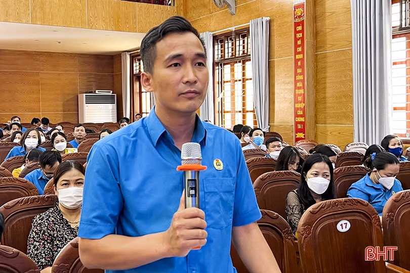Cấp ủy, chính quyền huyện Đức Thọ đối thoại với người lao động