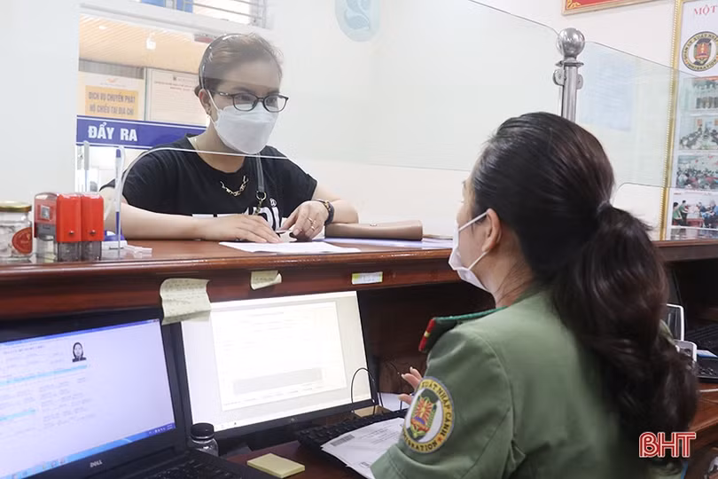 Tạm dừng cấp hộ chiếu phổ thông cho công dân từ 1/6, trừ trường hợp cấp bách