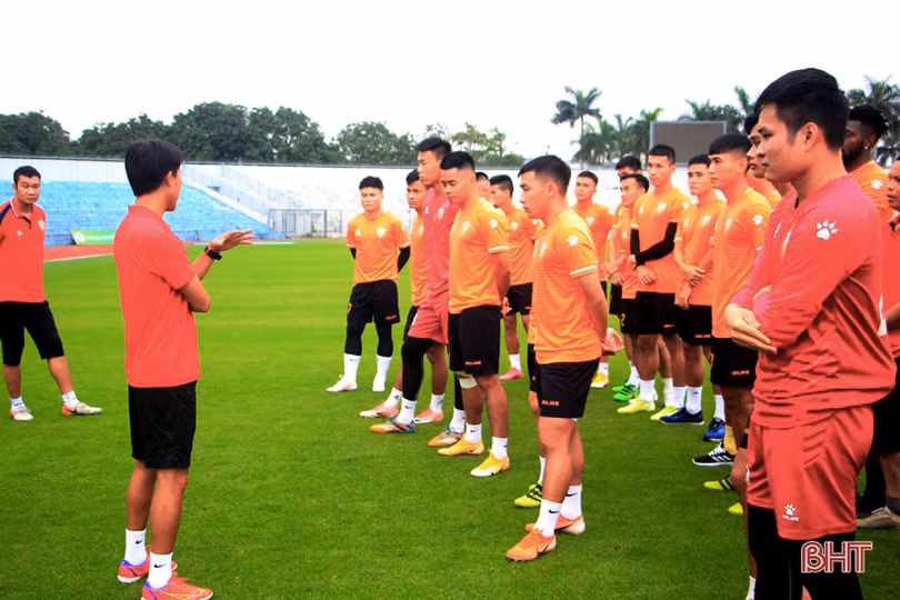 Tân HLV Nguyễn Thành Công chính thức tiếp quản Hồng Lĩnh Hà Tĩnh