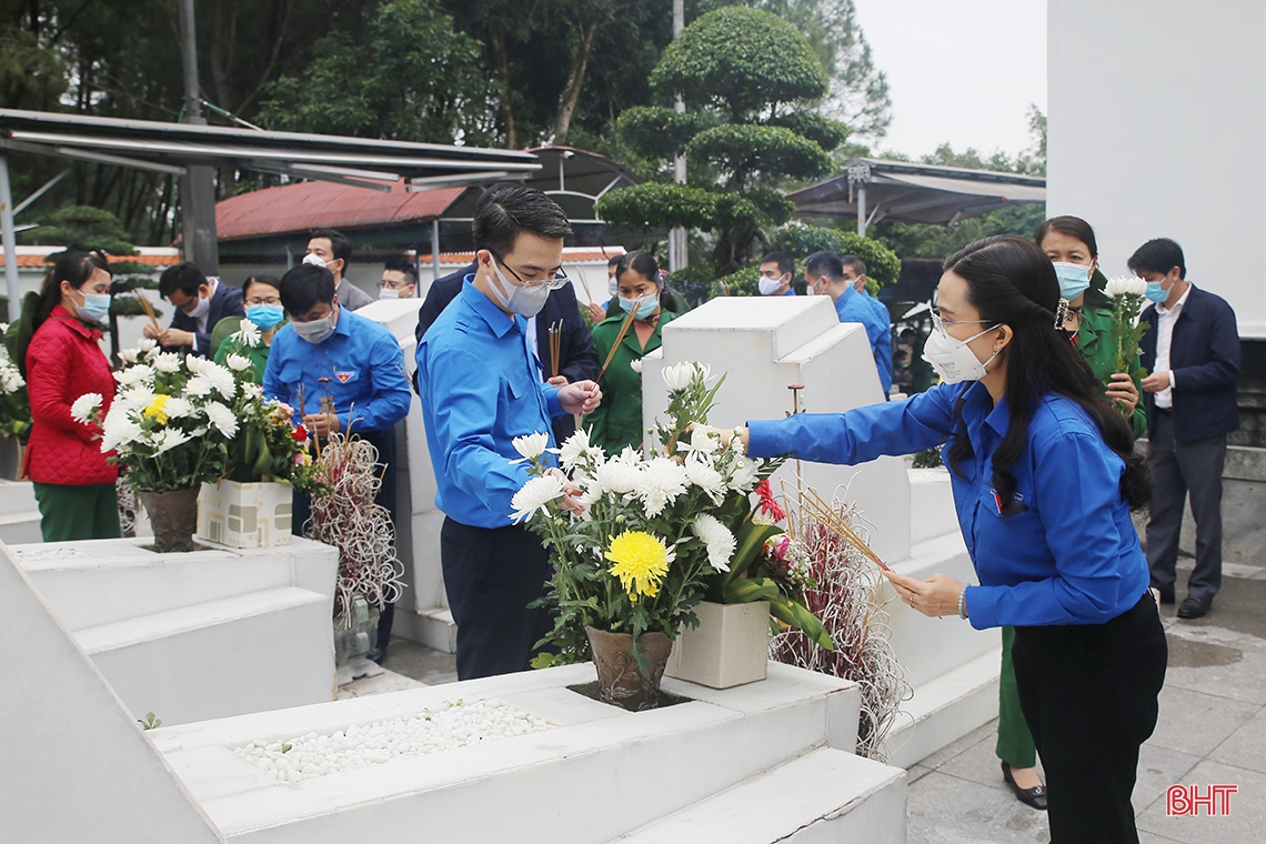 Sinh hoạt chính trị tưởng niệm 90 năm ngày hy sinh của anh hùng liệt sỹ Lý Tự Trọng