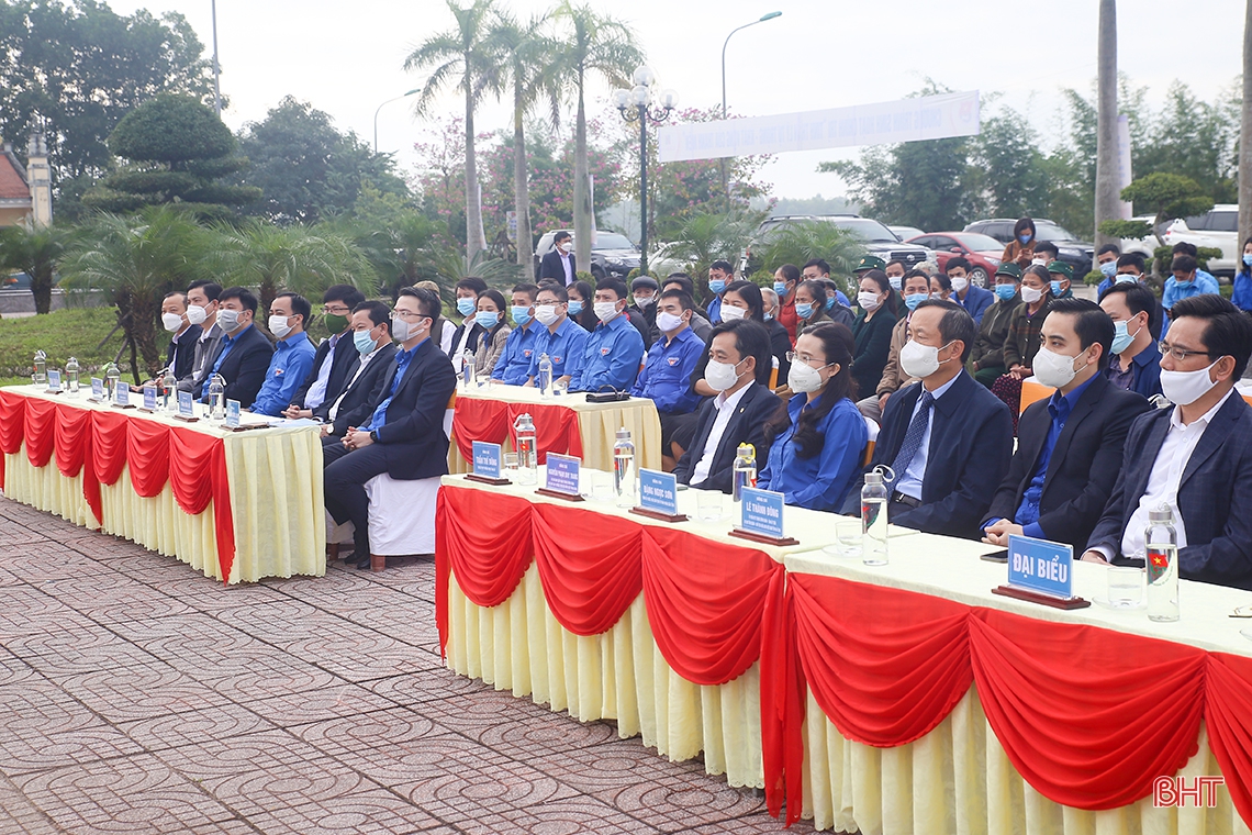 Sinh hoạt chính trị tưởng niệm 90 năm ngày hy sinh của anh hùng liệt sỹ Lý Tự Trọng