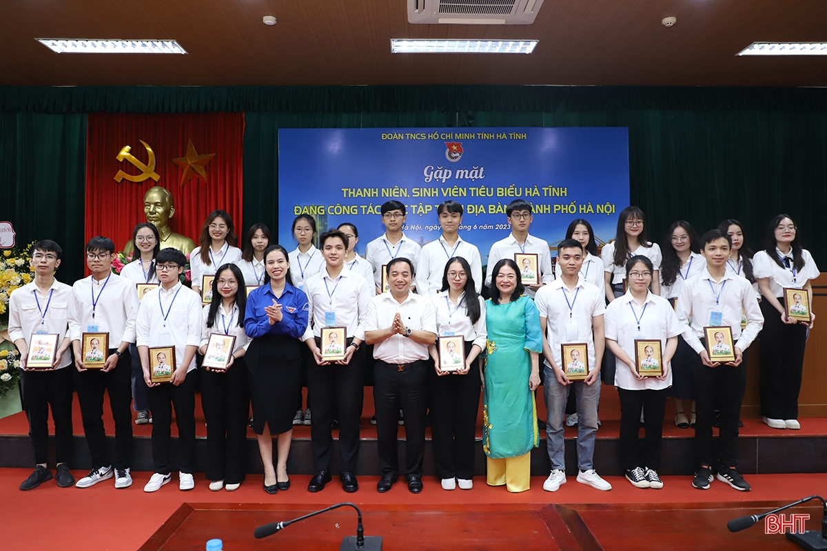 Hà Tĩnh gặp mặt 150 thanh niên, sinh viên tiêu biểu đang công tác, học tập tại Hà Nội