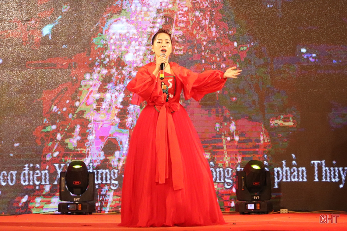 Chương trình giao lưu “Cuộc dạo chơi của Sao la - Kỳ lân Châu Á” tại Hà Tĩnh