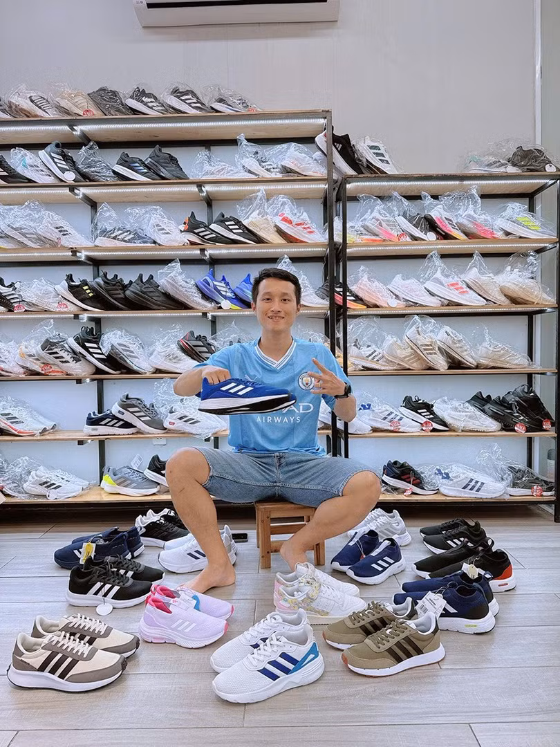 trung-sneaker-1.jpg