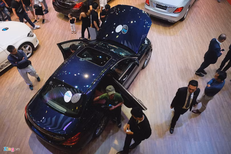 Xe Mercedes “hàng lướt” như mới giảm giá đến 3 tỷ tại VMS 2018