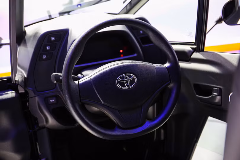 Xe điện ba bánh Toyota i-ROAD - chống ùn tắc cho đô thị nhiều xe hơi