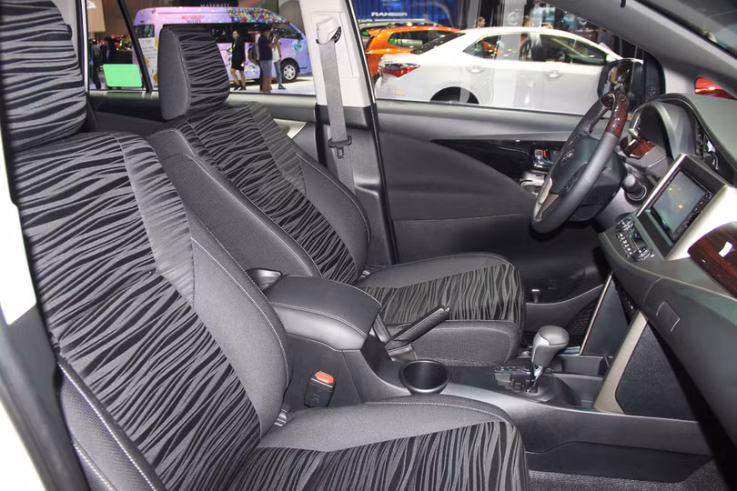 Toyota Innova thêm trang bị, tăng giá 40 triệu tại Việt Nam