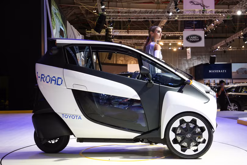 Xe điện ba bánh Toyota i-ROAD - chống ùn tắc cho đô thị nhiều xe hơi
