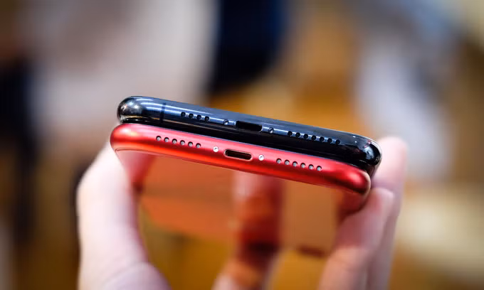 iPhone XR so dáng iPhone XS Max và 8 Plus