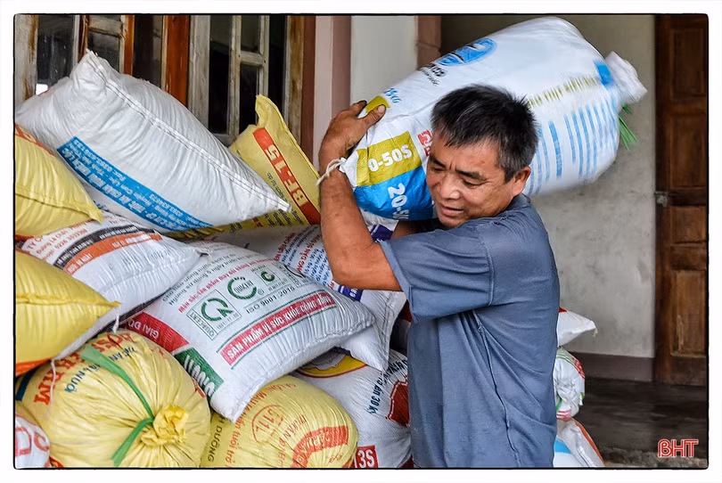Cuộc đời sáng từ đôi mắt “tối”
