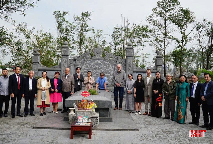 bqbht_br_anh-thap-huong.jpg