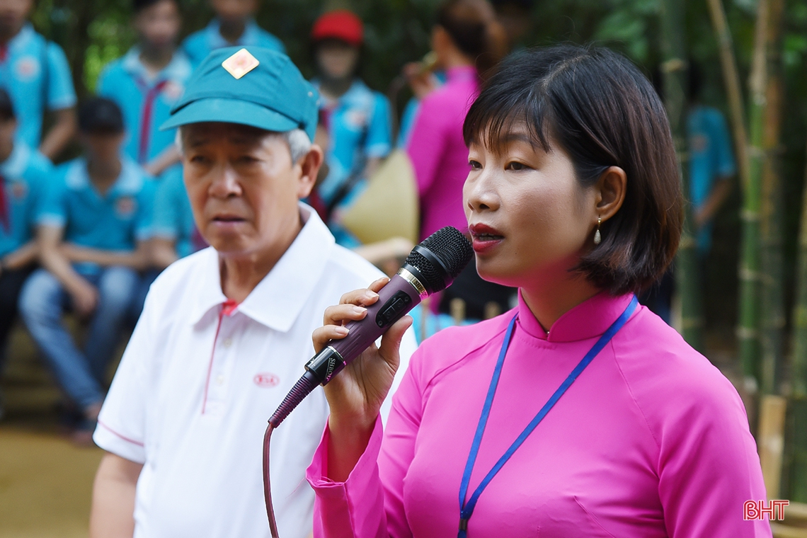 Du khách 3 miền nườm nượp về thăm quê Bác