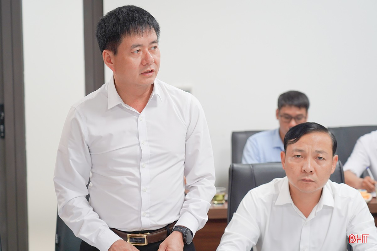 Bí thư Đảng ủy - Chủ tịch HĐND xã Đức Đồng Nguyễn Ngọc Tuấn phát biểu tại hội nghị.