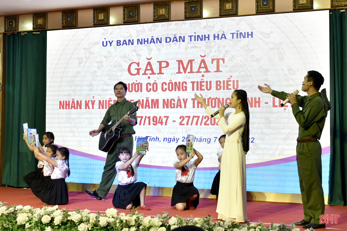 Thực hiện đầy đủ, kịp thời, công khai, minh bạch các chế độ, chính sách với người có công