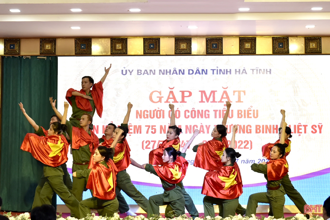 Thực hiện đầy đủ, kịp thời, công khai, minh bạch các chế độ, chính sách với người có công