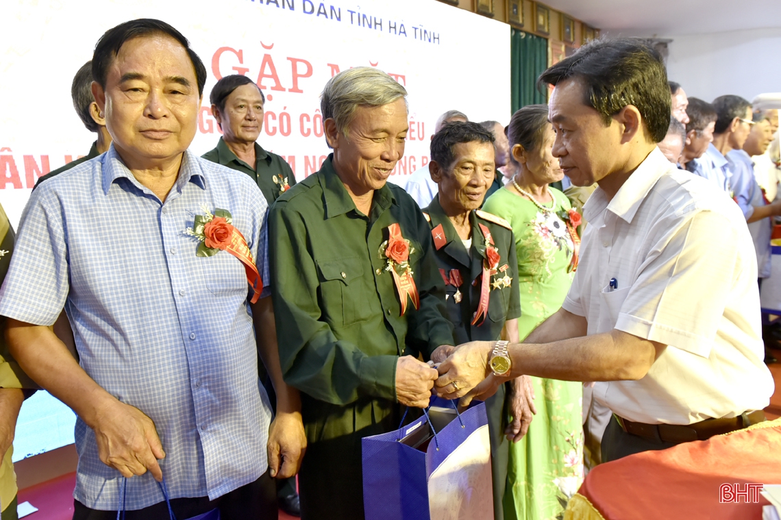 Thực hiện đầy đủ, kịp thời, công khai, minh bạch các chế độ, chính sách với người có công