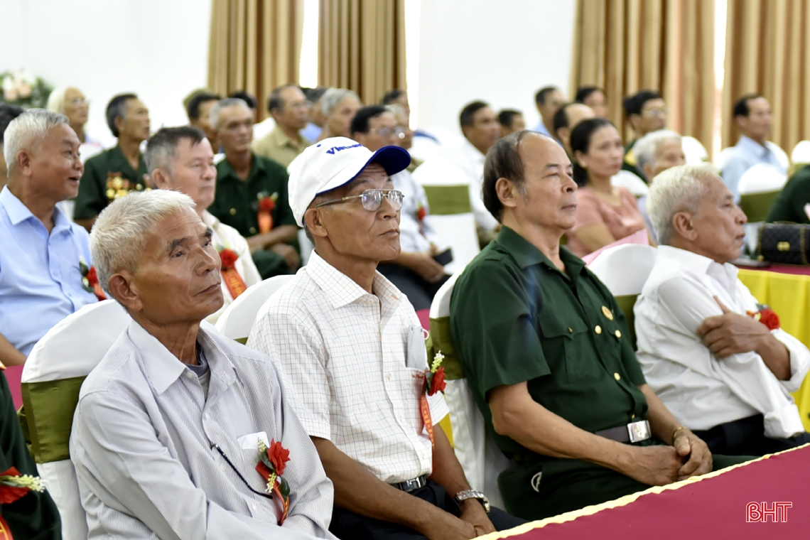 Thực hiện đầy đủ, kịp thời, công khai, minh bạch các chế độ, chính sách với người có công
