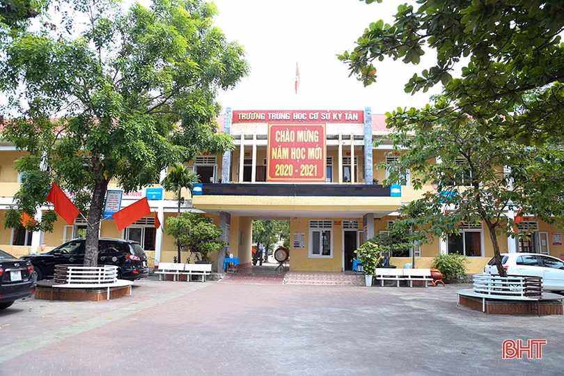 Cô hiệu trưởng ở xã miền núi Hà Tĩnh say mê xây “Trường học hạnh phúc”
