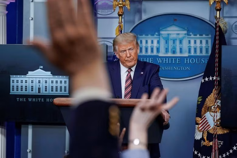 Nhìn lại một tuần làm việc bận rộn của ông Trump trước khi nhận kết quả nhiễm Covid-19