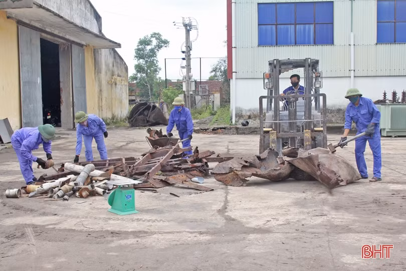 Người dân Hà Tĩnh hăng hái thi đua hướng về ngày hội lớn