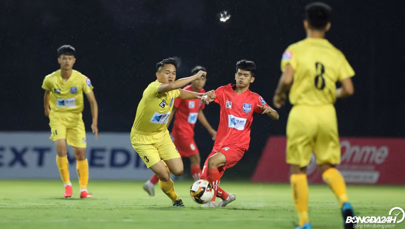 Điều chưa biết về cầu thủ người Hà Tĩnh solo như Messi tại giải U17 Quốc gia 2020
