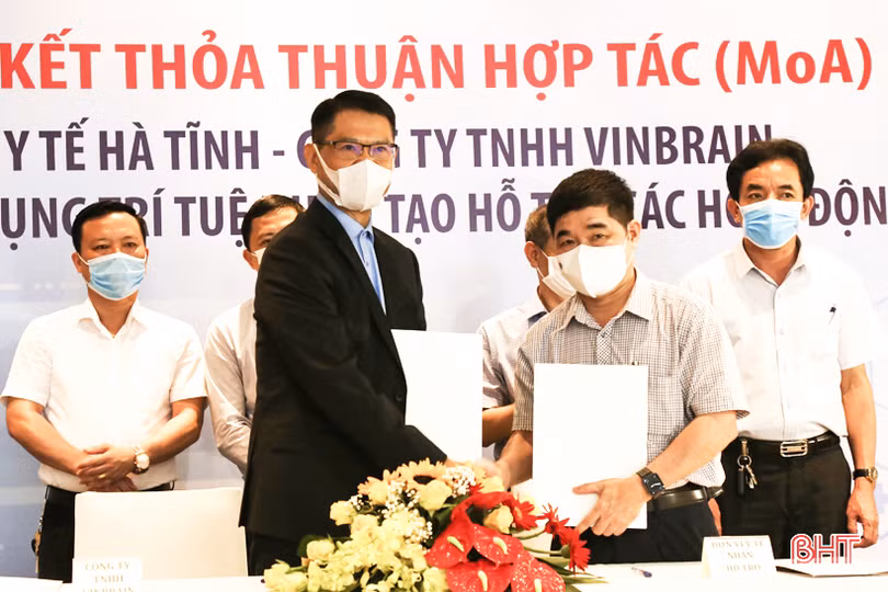 Hà Tĩnh ký hợp tác với doanh nghiệp của Vingroup triển khai ứng dụng trí tuệ nhân tạo trong lĩnh vực y tế
