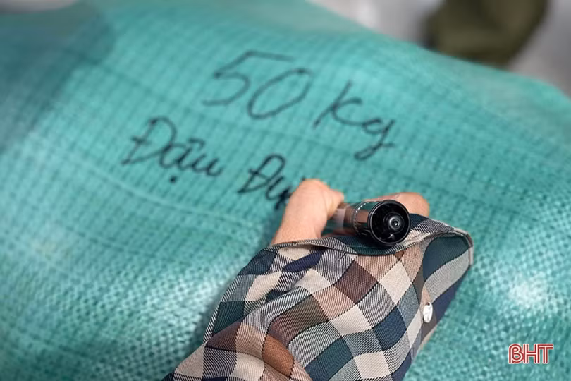 Hơn 30 tấn dưa của thôn cách ly chống dịch Covid-19 ở Hà Tĩnh chờ...“giải cứu”!