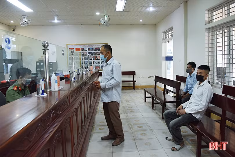 Các cơ quan, đơn vị ở Hà Tĩnh nâng cấp độ phòng dịch, chung tay thực hiện “mục tiêu kép”