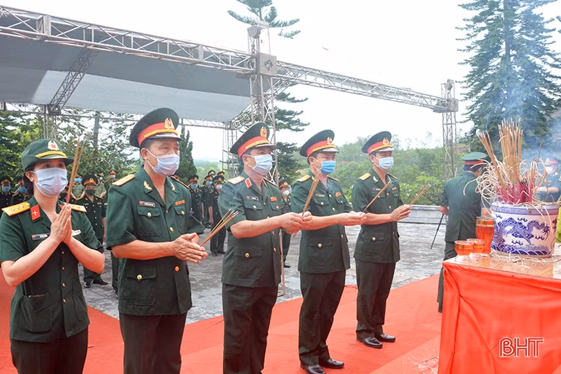 Hà Tĩnh tổ chức trọng thể lễ truy điệu, an táng 11 liệt sỹ quân tình nguyện và chuyên gia Việt Nam hy sinh tại Lào