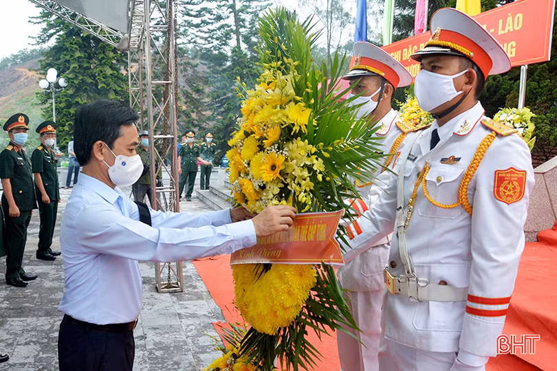 Hà Tĩnh tổ chức trọng thể lễ truy điệu, an táng 11 liệt sỹ quân tình nguyện và chuyên gia Việt Nam hy sinh tại Lào