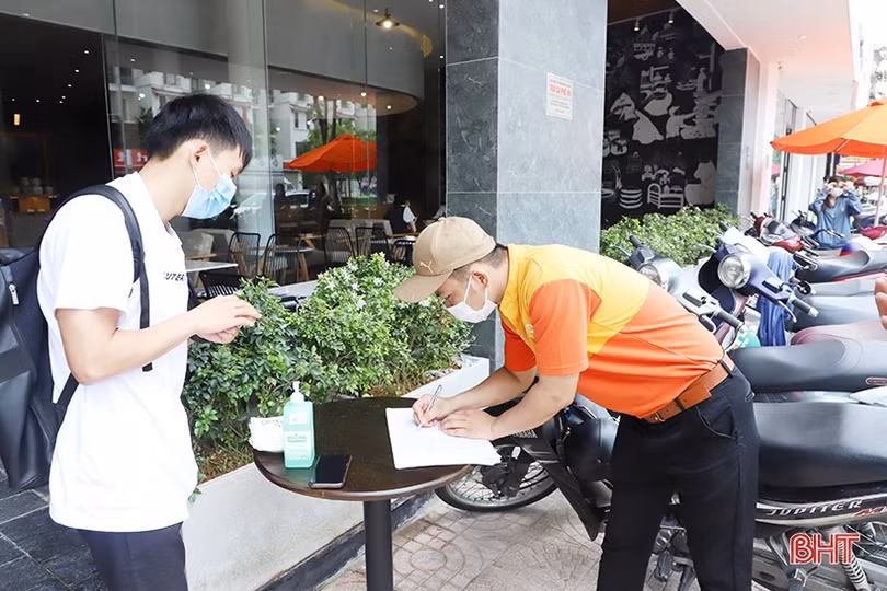 Cơ sở buôn bán, kinh doanh dịch vụ tại Hà Tĩnh phòng dịch Covid-19 ở cấp độ cao
