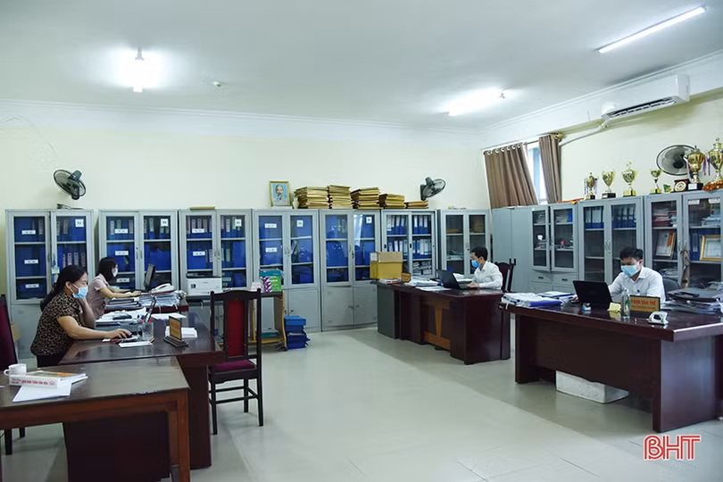 Các cơ quan, đơn vị ở Hà Tĩnh nâng cấp độ phòng dịch, chung tay thực hiện “mục tiêu kép”