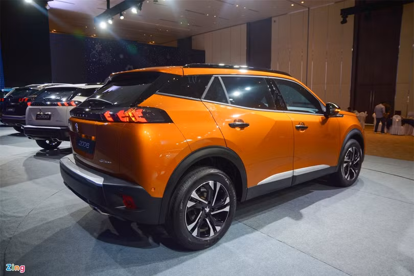 Giá lăn bánh các mẫu SUV mới ra mắt tại Việt Nam
