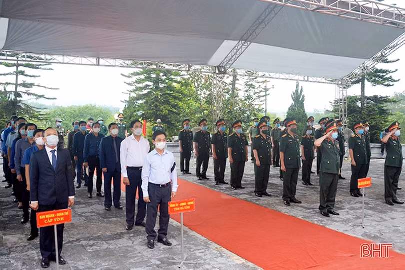 Hà Tĩnh tổ chức trọng thể lễ truy điệu, an táng 11 liệt sỹ quân tình nguyện và chuyên gia Việt Nam hy sinh tại Lào