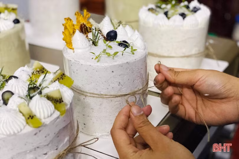 Mê mẩn những mẫu bánh kem chào đón Giáng sinh của cô gái Hà Tĩnh