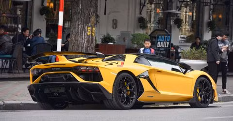 Lamborghini Aventador SVJ Roadster đầu tiên lăn bánh tại Việt Nam