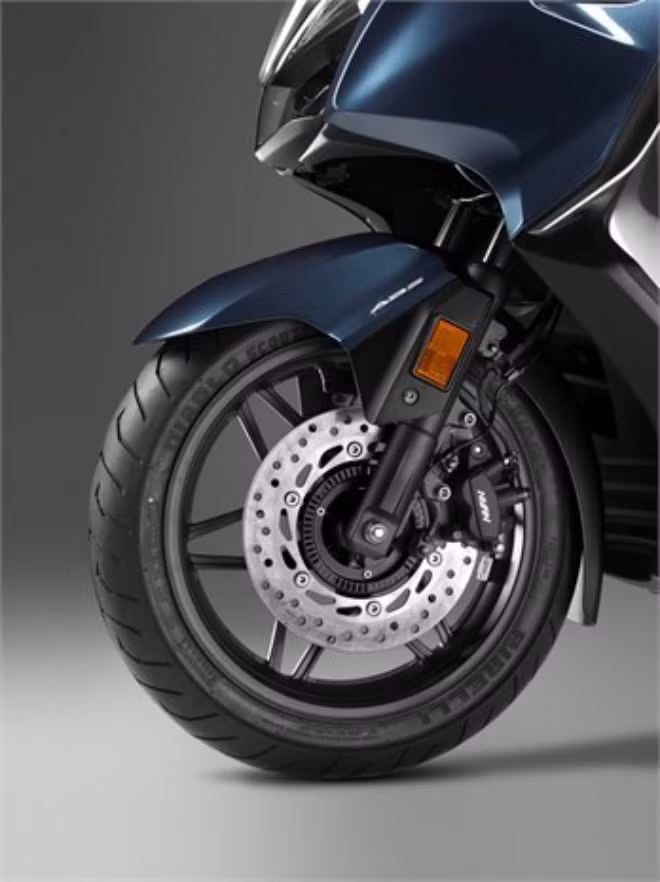 Chi tiết 3 màu, thông số, giá bán xe ga mới Honda Forza 250