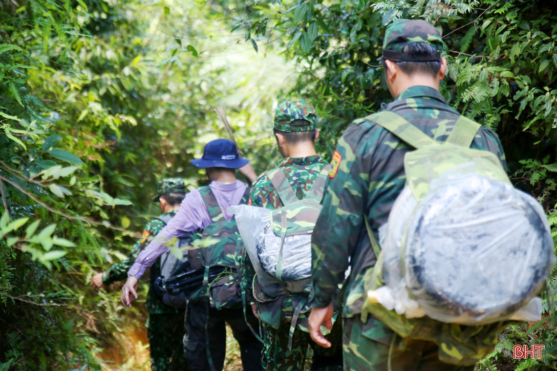 Hành trình vượt hơn 14 km đường rừng khảo sát thác Vũ Môn