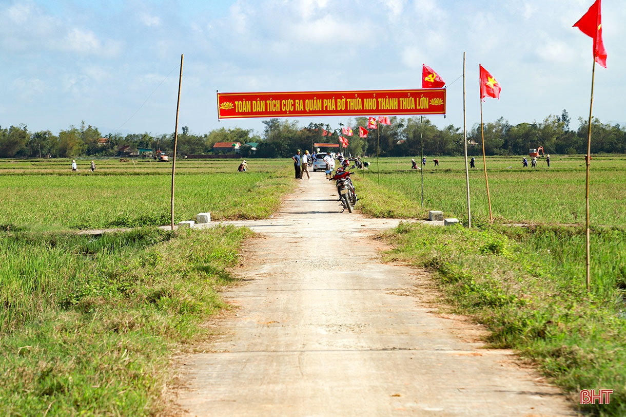 Phá bờ thửa nhỏ hình thành ô thửa lớn - cuộc cách mạng trong nông nghiệp Hà Tĩnh (bài 1): Từ những chủ trương, chính sách đúng, hợp lòng dân