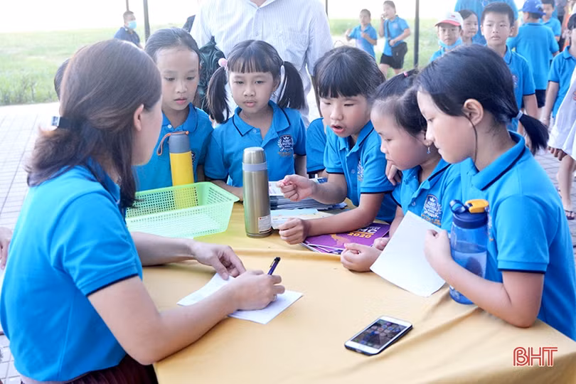Học sinh Hà Tĩnh hứng thú trải nghiệm các hoạt động toán học