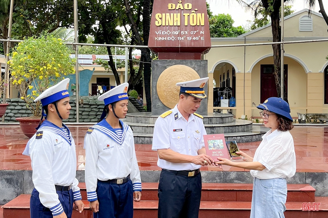 Nhật ký Trường Sa: Xuân về trên huyện đảo yêu thương!
