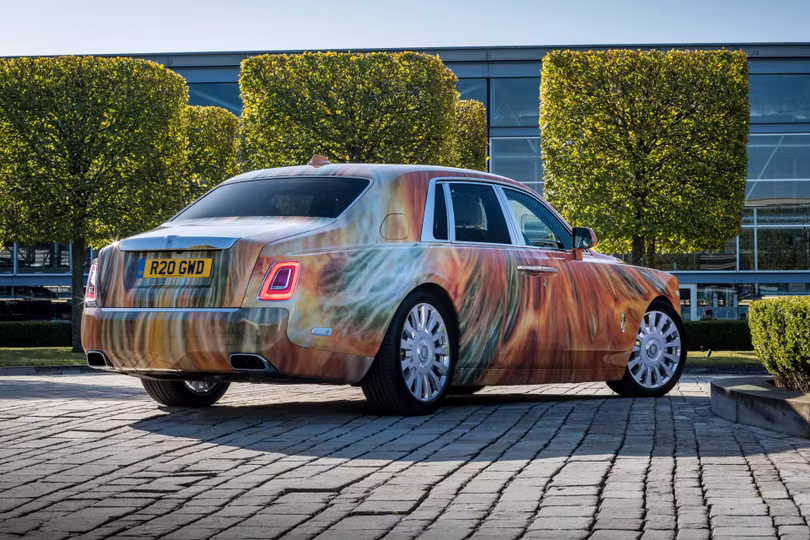 Rolls-Royce Phantom VIII với ngoại thất đặc biệt giá 1,09 triệu USD