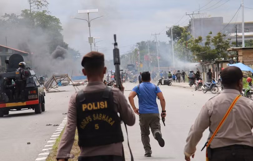 Thế giới ngày qua: 1 triệu người Indonesia gặp vấn đề hô hấp do cháy rừng
